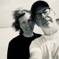 Condo lumineux 2 chambres, piscine, au coeur du plein air et du ski!