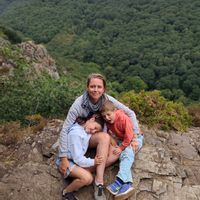 Maison sans un écrin de verdure à 20 min de Lyon avec cheminée, jeu pour enfant et grand jardin
