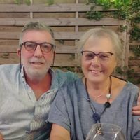 Maison chaleureuse dans un hameau au-dessus du village, piscine et jardin avec vue sur les montagnes