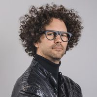 1 cottage + 1 lake + 2 acres of land = eden of calm 50 minutes from Montreal