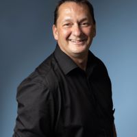 Chalet Béatitude. 4 chambres à coucher, bord de l'eau à 50 minutes d'Ottawa.  Tout équipé !