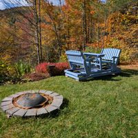 Maison chaleureuse pour détente, intimité, confort; surplombant la rivière.