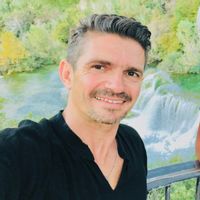 Au-dessus des toits de Paris, climatisation, balcon, vue superbe