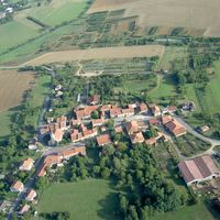 Maison de 100 m², située dans le charmant petit village, adaptés le bien aux exigence PMR