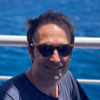 Notre maison provençale au milieu des chênes verts.