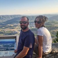 Maison bretonne toute en pierre avec grande cheminée