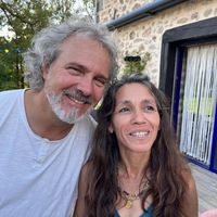 Grange habilitée écologiquement sur 1 hectare 1/2 de verdure.