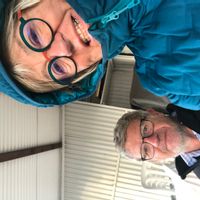 La maison de Evelyne et Serge C'est un chalet en bois au coeur d'un village touristique de montagne