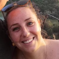 Petite maison agréable avec 2 terrasses aménagées et places de parking