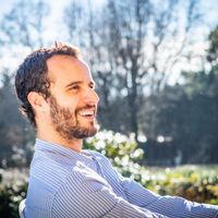 I always welcomed people home with CouchSurfing. As I've 2 kids, I now wish to experience HomExch