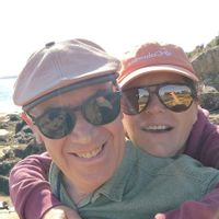 Appartement indépendant au centre d’Auray au 1er niveau de ma maison de ville avec jardin arboré.