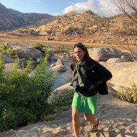 Maison de campagne sans voisin à proximité à pieds du centre du village.