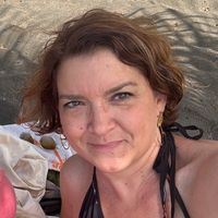 Charmant bungalow neuf, tout équipé, au calme, avec accès au jardin et à la piscine