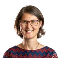 Appartement 4 chambres en dernier étage, traversant et lumineux.