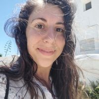 Guest bedroom with a futon in a flat in Toulouse city center, great for a week end trip for 2ppl.