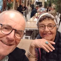 Jolie maison récente , 4 pers ,  jardin clos arboré , les courses et le port à pied .