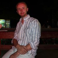 Situé au coeur de Paris dans le quartier Élysée Madeleine dans un magnifique immeuble haussmannien