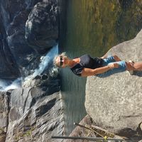 Très beau studio, hauteur d'HYERES, à proximité Villa NOAILLES, vue panoramique sur mer et Iles d'OR