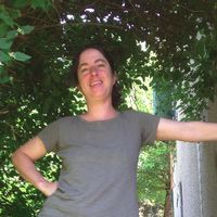 Maison au milieu des falaises de la vallée du Célé