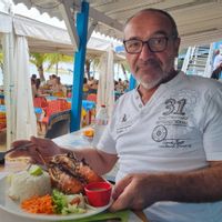 15 minutes des lacs environ 30 mn plages oceanes pour profiter en toute tranquillité de la region.