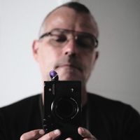 Les portes de la ville au bord de l’eau dans un cadre verdoyant