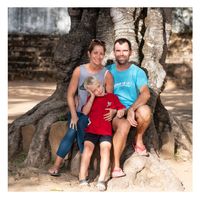 Grand studio de presque 50M2 sous notre maison. équipé d'une kitchenette et d'une SDB séparée