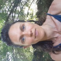 Jolie maison au calme dans un joli petit village au bord du lot, elle est bien rénovée et équipée.