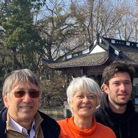 Appartement lumineux et convivial pour 4, avec vue sur jardin et sur Paris.