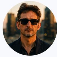 À Beaupréau, studio baignée de lumière, ouverte sur un grand jardin en plein centre ville.