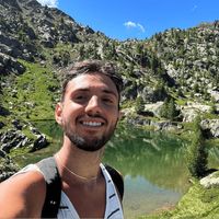 Appartement dans un quartier bourgeois calme avec une vue de mer à 180° sur les iles d'or