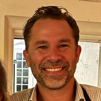 Spacious 3 bedrooms flat 2 min away from Paris