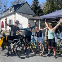 Maison de charme au bord de l'eau, grand jardin calme. Maison où l'on se sent bien, prenez en soin !