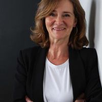 Maison avec jardin et garage. Au calme. Tram direct la Défense à 150 m et à 30 min champs Élysées