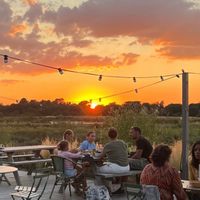 Juste en face c’est la mer, la plage, il n’y a que la rue à traverser !