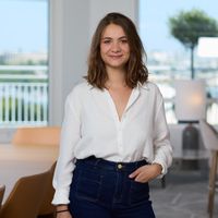 NOMBREUSES DEMANDES EN ATTENTE - « Duplex lumineux avec terrasse et vue sur les toits – Paris 9e"