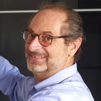 Paris 16eme Appartement de standing avec terrasse sur la coulée verte.