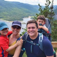 Maison en banlieue près de Montréal et du REM