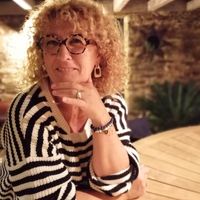 Maison familiale, lumineuse avec jardin et piscine