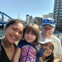 Maison neuve, spacieuse, dotée d’un toit-terrasse aménagé offrant une superbe vue panoramique.