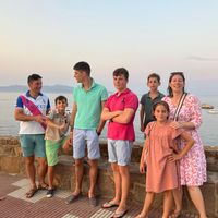 La longère de Thomas, Gwennoal et leurs enfants.