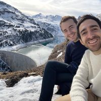 Superbe appartement au coeur d'un square typiquement parisien avec le calme absolu