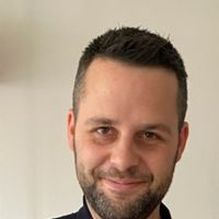 Maison en pierre avec cachet au cœur d'une ville avec Gare, à equidistance de plusieurs bords de mer