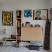 Maison lumineuse dans un quartier très calme, bien équipée et à 5 minutes à pied de l'arrêt de bus.