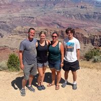 Chalet au cœur de la nature, sur le bord de la rivière du loup.