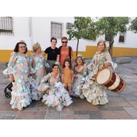 Notre maison est au milieu d'une grande propriété. Nous sommes entourés d'arbres et de ruisseaux