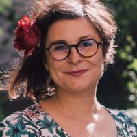 Duplex calme en verdure dans une "petit village" à Paris, 15 min métro direct au centre