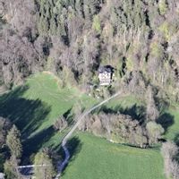 Appartement dans maison familiale en lisière de forêt.