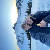 Beautiful mountain views, glacier river behind our garden, less than 3km from lake beach and village