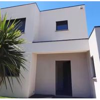 Villa contemporaine climatisée avec piscine pour 6 personnes