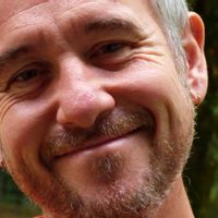 Zome élégant à Plestin: havre calme proche plages, sentiers et commerces, idéal pour séjour relax.